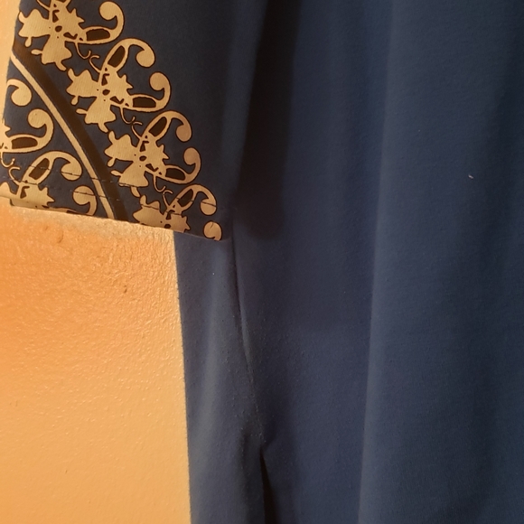 Izaro blue tunics 🌺 - Picture 2 of 4